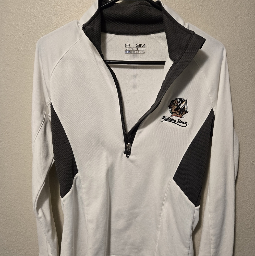Under Armour - UND Fighting Sioux - 3/4 Zip - Semi Fitted -  Women's size S